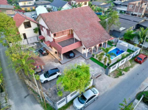 Teratai Homestay Batu Buruk